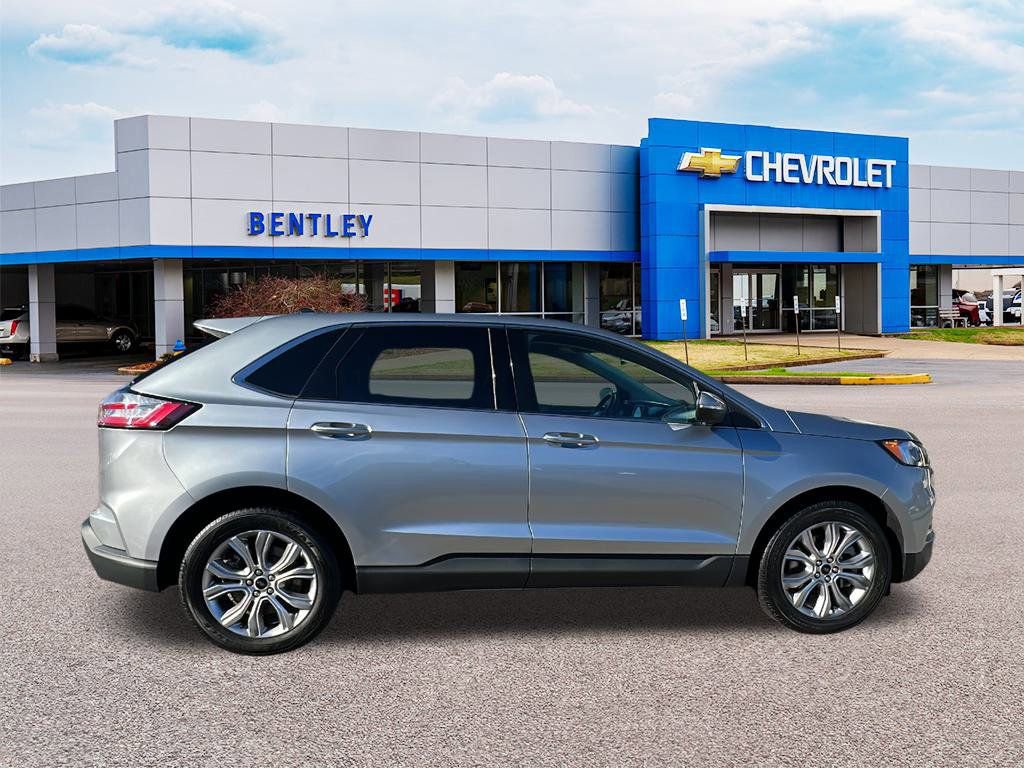 Used 2023 Ford Edge Titanium w/ Equipment Group 301A image 6