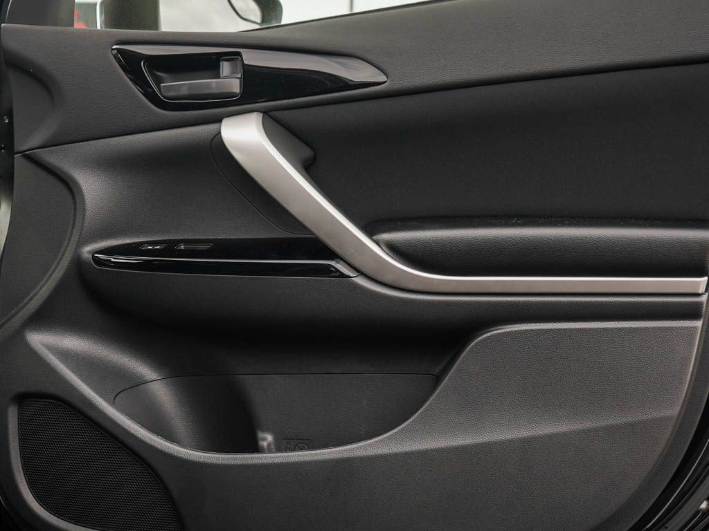 New 2026 Mitsubishi Eclipse Cross LE AWD/4WD image 9