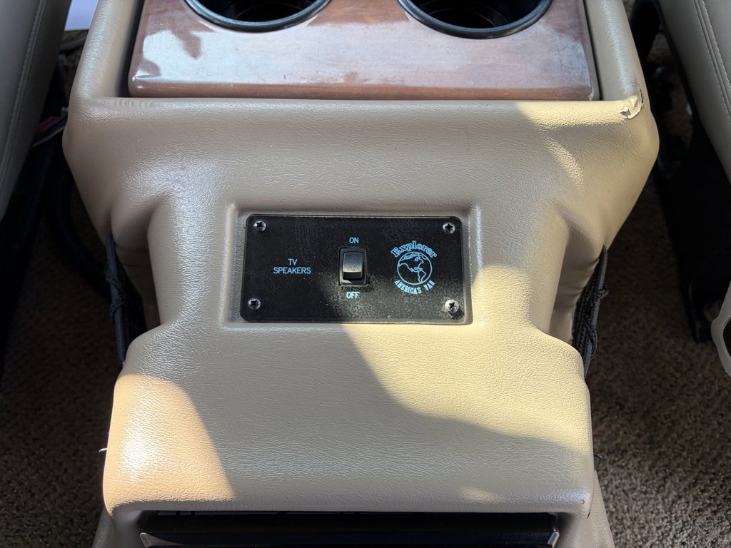 Used 2008 GMC Savana 2500 Extended Passenger w/ Preferred Equipment Group image 22