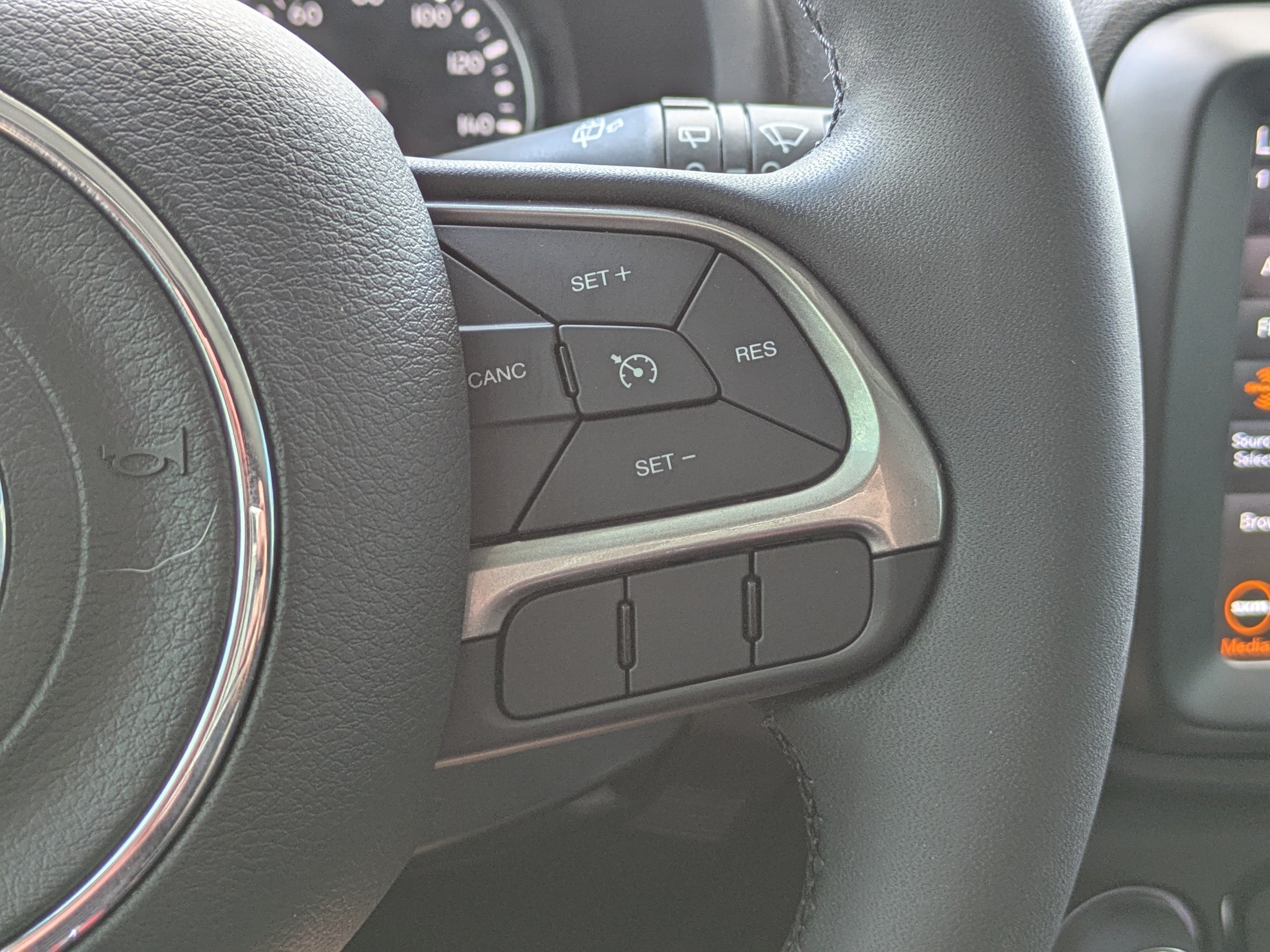 Used 2022 Jeep Renegade Latitude AWD/4WD image 27