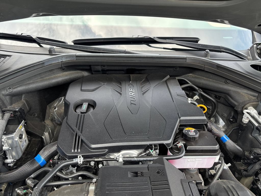 Used 2025 Genesis GV70 2.5T AWD/4WD image 17