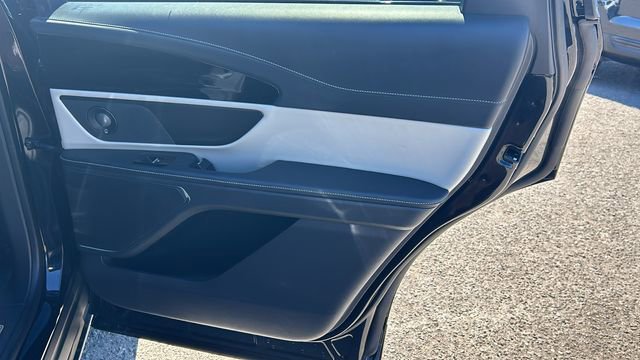 Used 2024 Lincoln Nautilus Reserve w/ Equipment Group 202A image 12