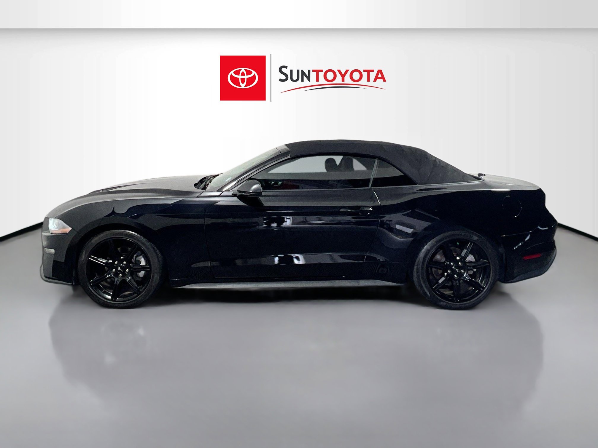 Used 2020 Ford Mustang Convertible w/ Equipment Group 101A image 7