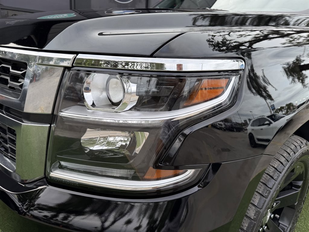 Used 2017 Chevrolet Tahoe LT w/ Luxury Package AWD/4WD image 10