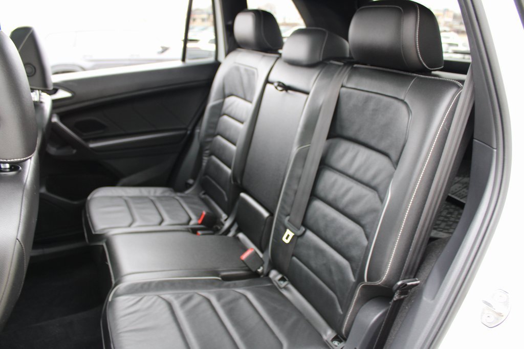 Certified 2021 Volkswagen Tiguan SEL Premium R-Line image 24