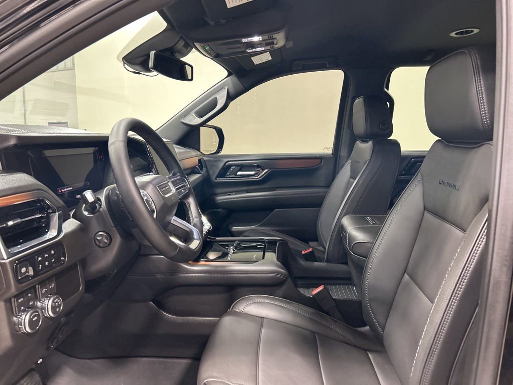 Used 2025 GMC Yukon XL Denali w/ LPO, Floor Liner Package image 9