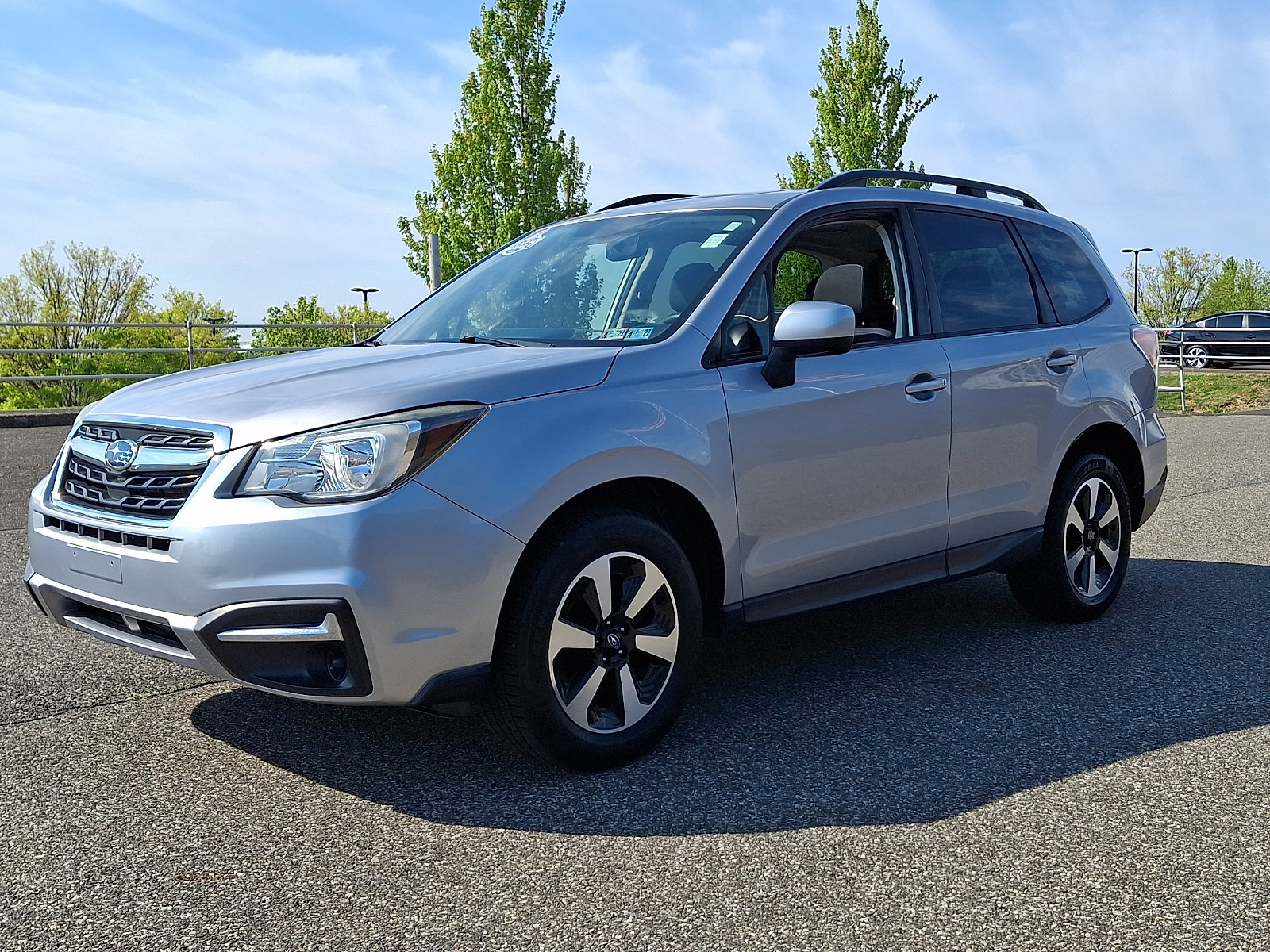 Used 2017 Subaru Forester 2.5i Premium w/ All-Weather Package AWD/4WD image 3