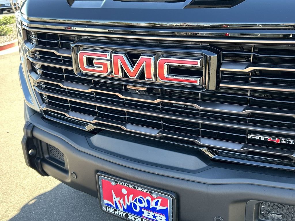 Used 2025 GMC Sierra 1500 AT4X image 31