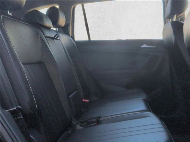 Used 2024 Volkswagen Tiguan SE image 19