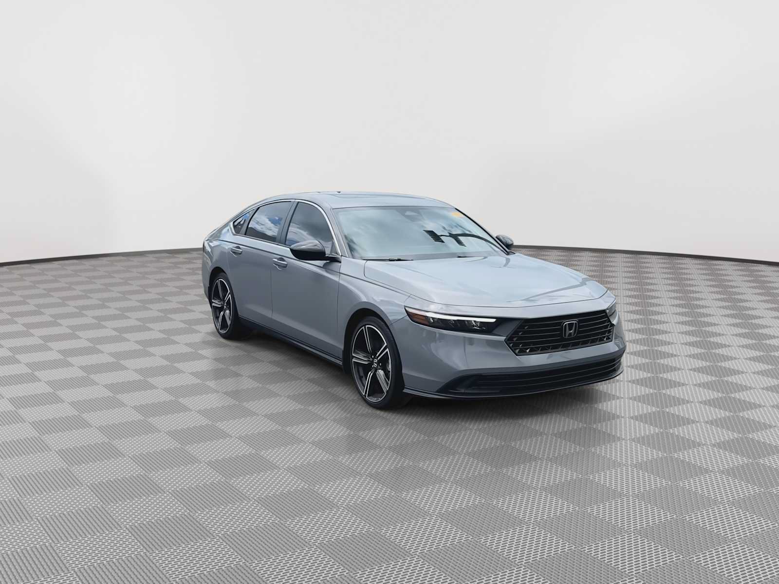 Used 2025 Honda Accord Sport image 2