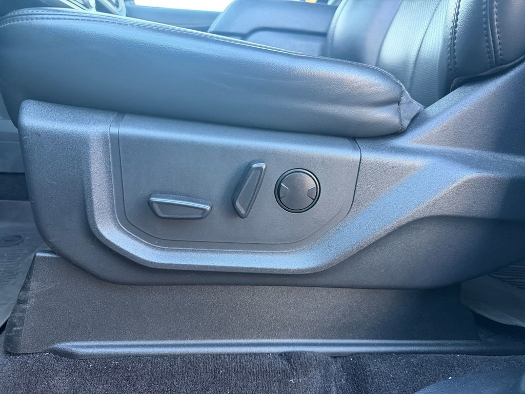 Used 2022 Ford Expedition Max XLT image 16