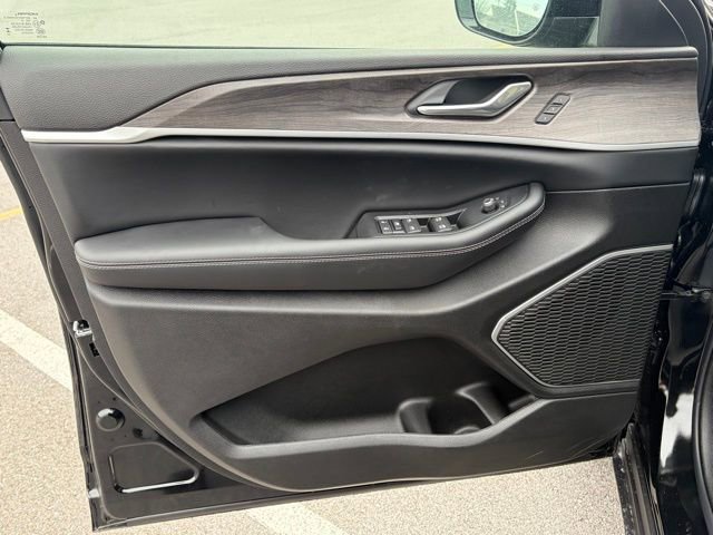 New 2026 Jeep Grand Cherokee Limited w/ Luxury Tech Group II image 12