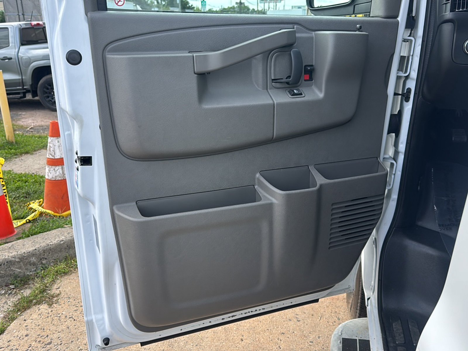 Certified 2025 Chevrolet Express 2500 w/ Driver Convenience Package RWD image 14