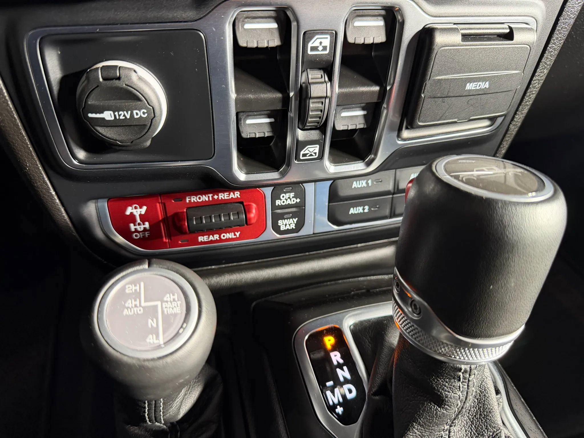 Used 2024 Jeep Gladiator Rubicon image 12