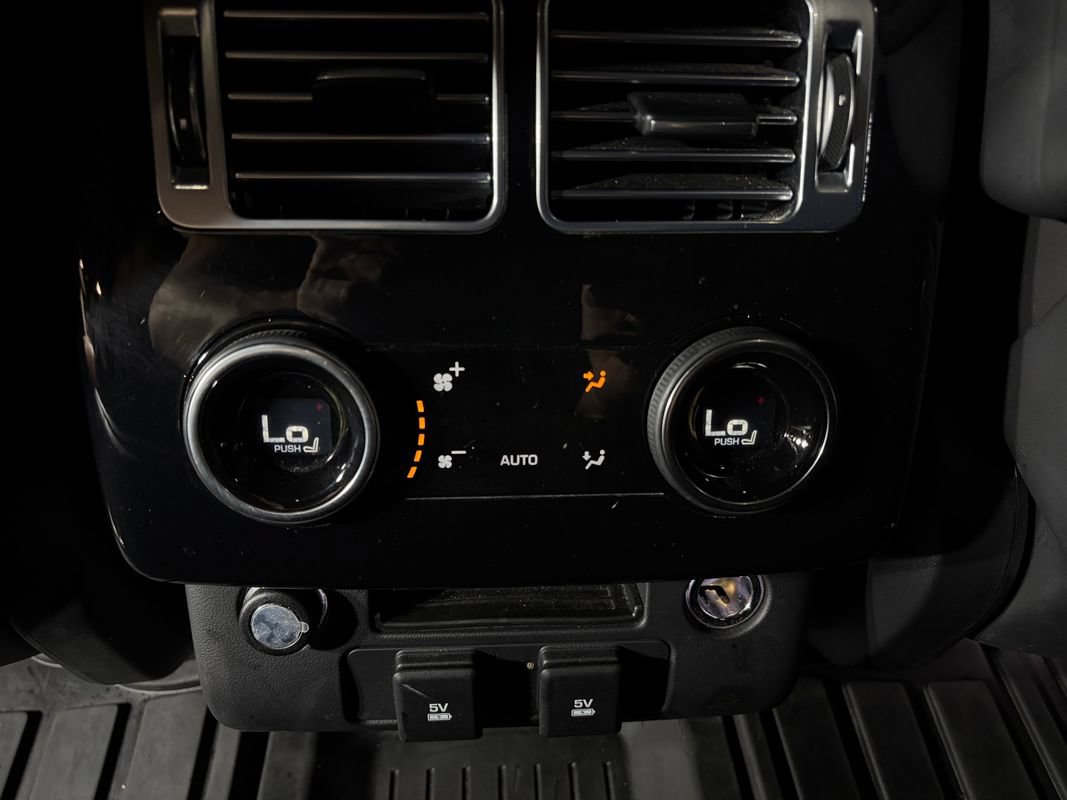 Used 2020 Land Rover Range Rover HSE AWD/4WD image 18