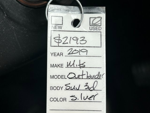 Used 2019 Mitsubishi Outlander SE image 35