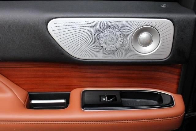 Used 2019 Lincoln Navigator L Reserve w/ Cargo Package AWD/4WD image 6