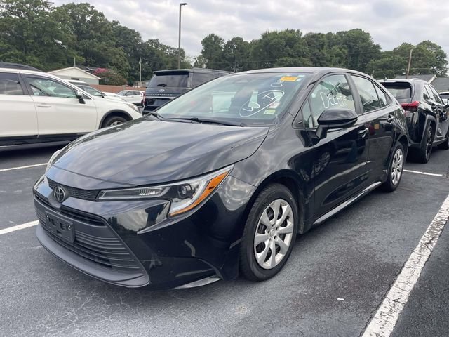 Used 2025 Toyota Corolla LE FWD image 7