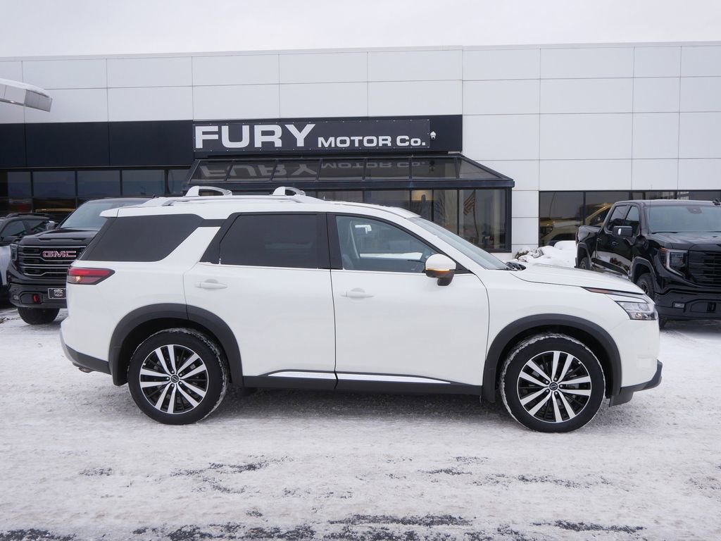 Used 2024 Nissan Pathfinder Platinum