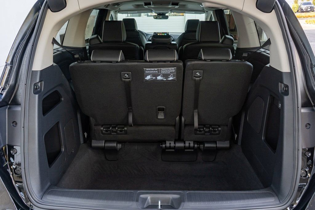 New 2026 Honda Odyssey Touring image 13