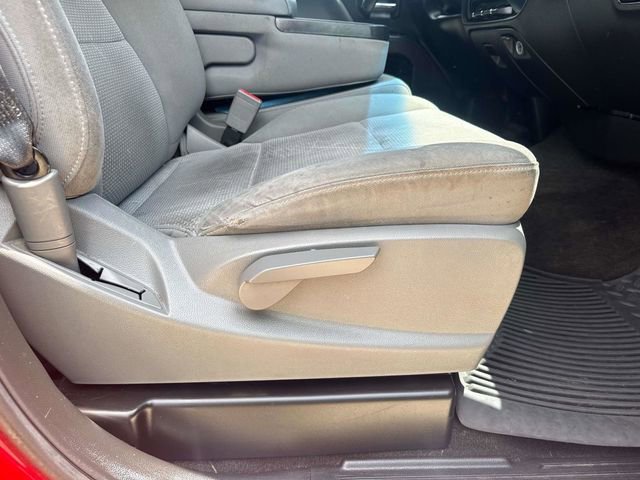 Used 2018 Chevrolet Silverado 1500 Custom w/ Custom Value Package RWD image 17