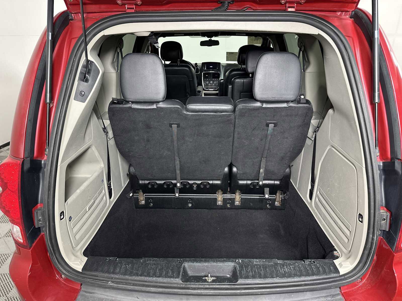 Used 2014 Dodge Grand Caravan SXT FWD image 26