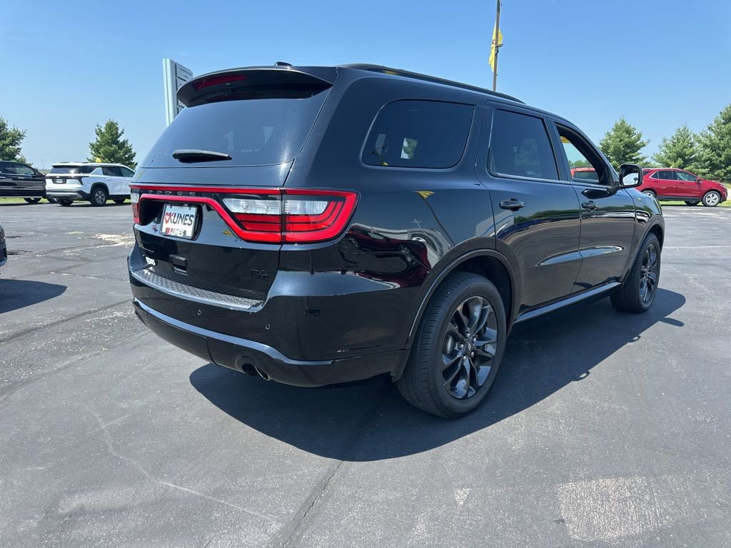 Used 2022 Dodge Durango R/T w/ Blacktop Package image 8