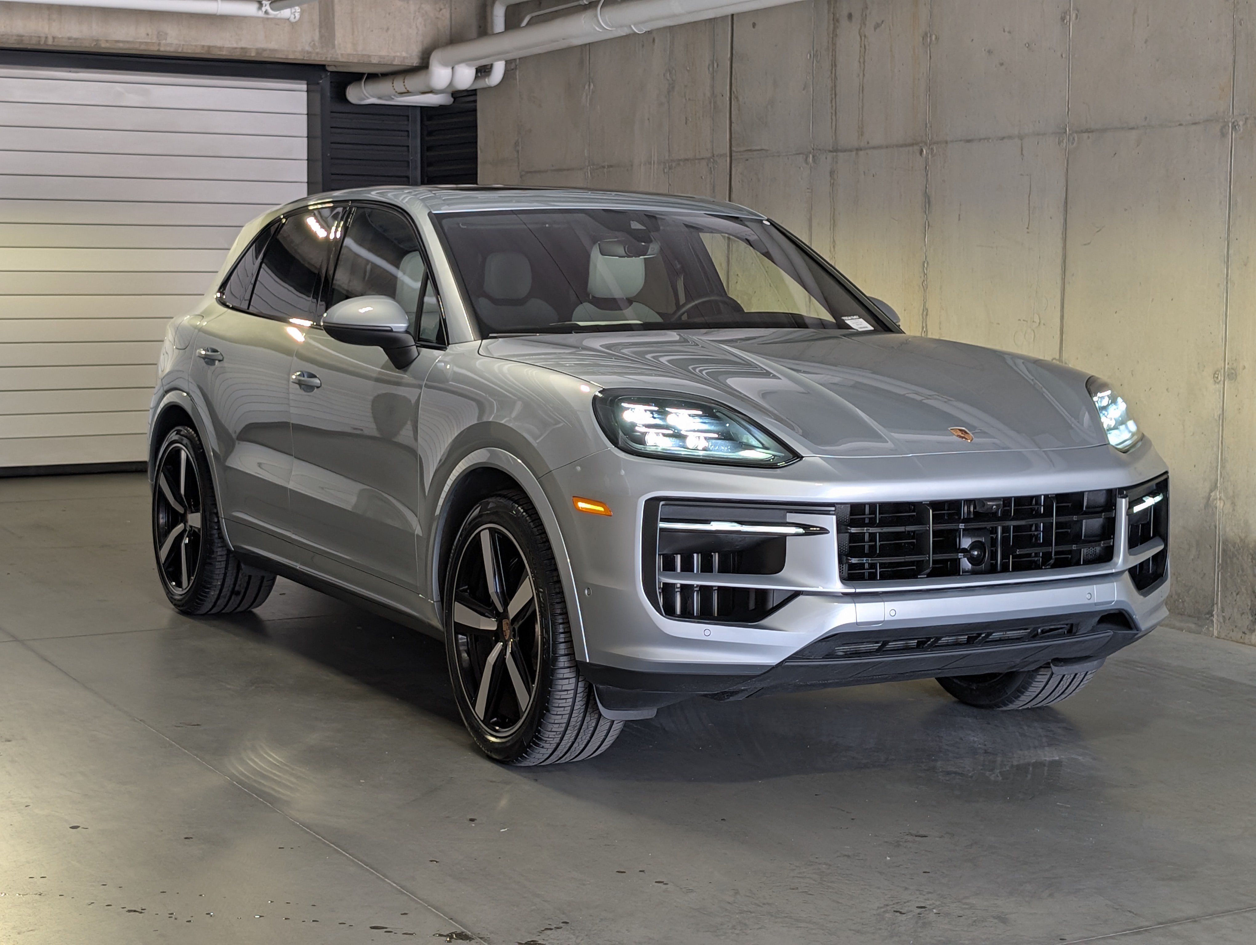 Certified 2025 Porsche Cayenne S AWD/4WD image 11