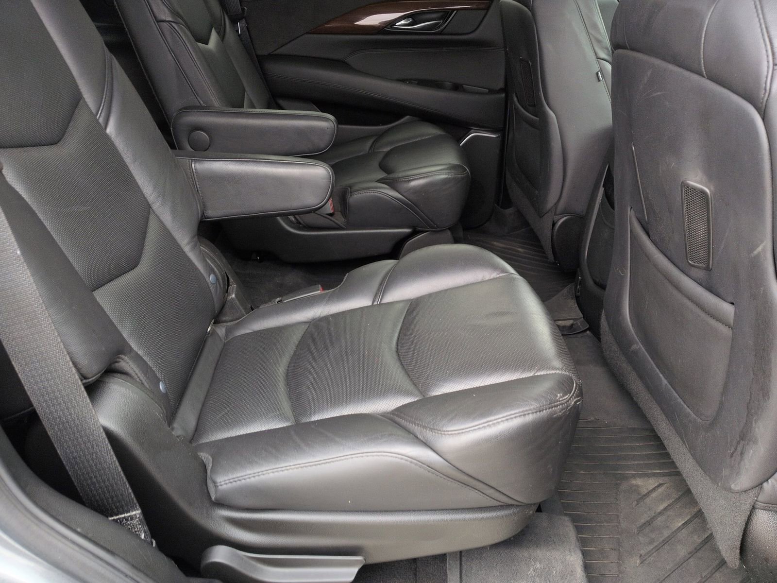Used 2020 Cadillac Escalade Luxury AWD/4WD image 27