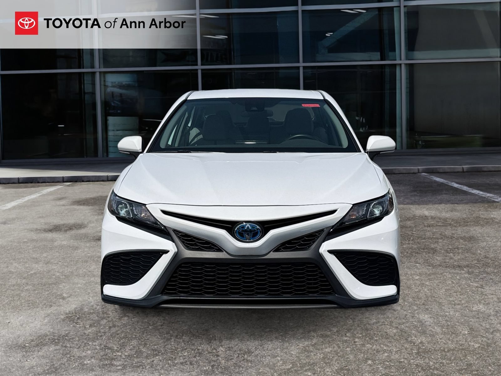 Used 2024 Toyota Camry SE FWD image 11
