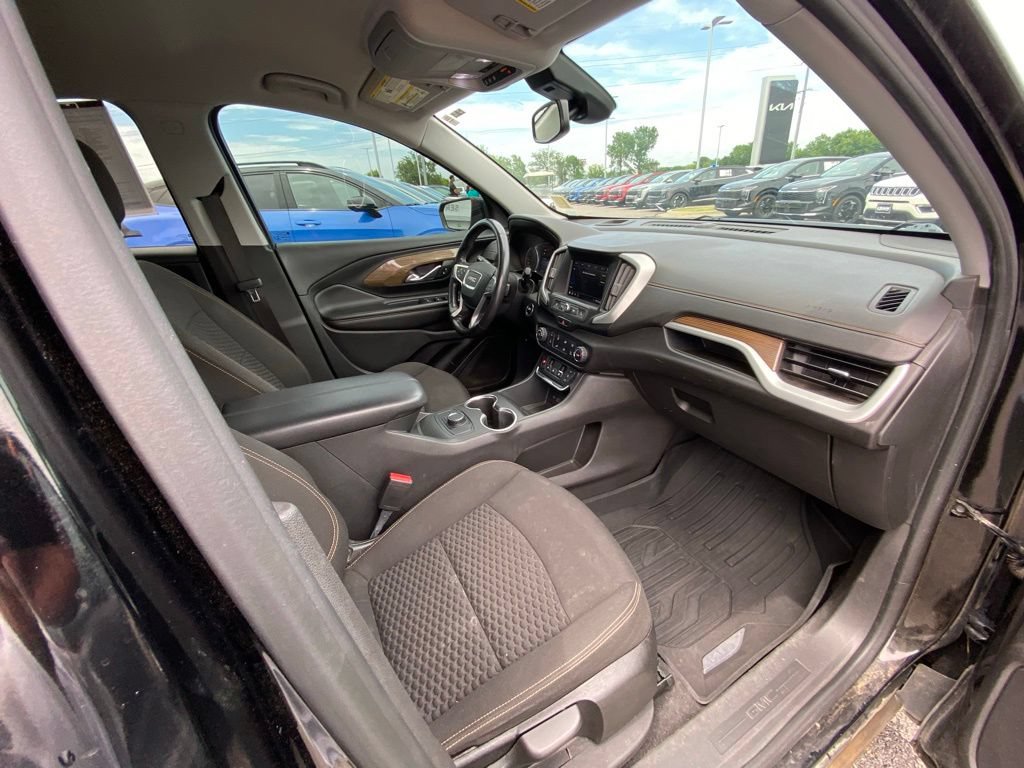Used 2021 GMC Terrain SLE FWD image 28