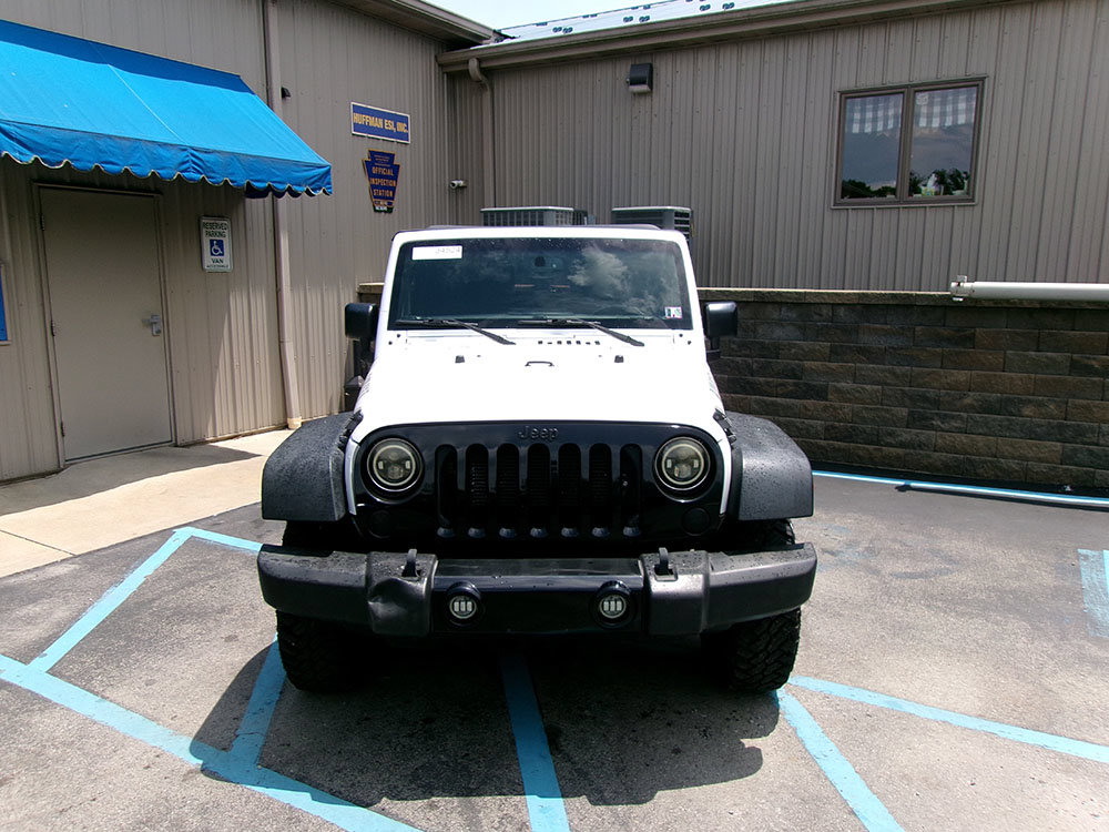 Used 2016 Jeep Wrangler Sport AWD/4WD image 2
