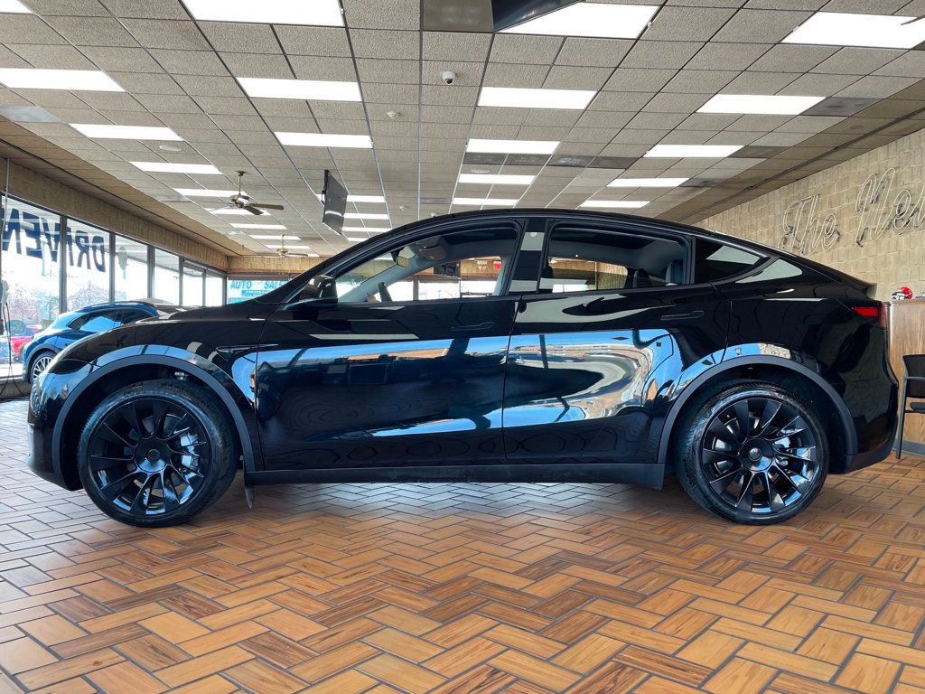 Used 2023 Tesla Model Y Long Range image 5
