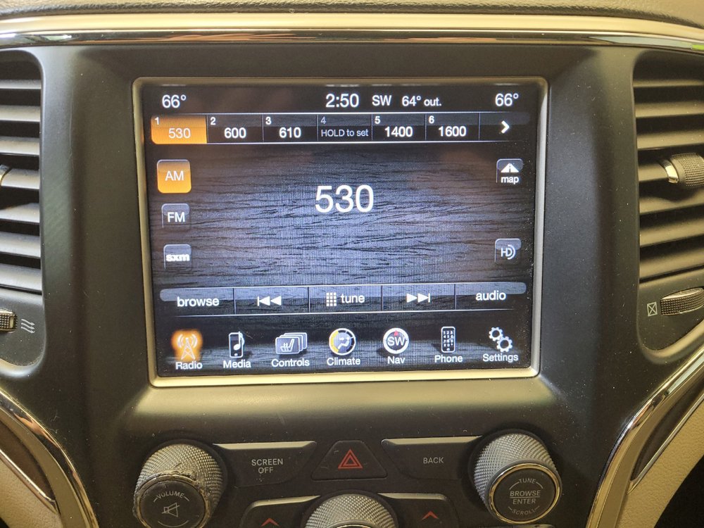 Used 2014 Jeep Grand Cherokee Limited w/ Luxury Group II AWD/4WD image 25