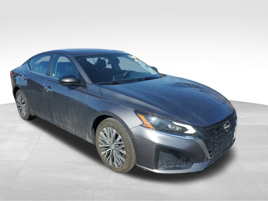 Used 2024 Nissan Altima 2.5 SV image 9
