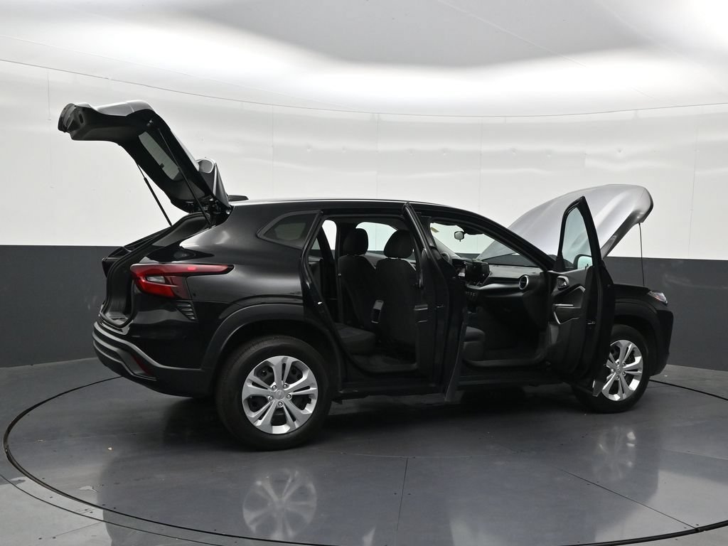 Used 2024 Chevrolet Trax LS FWD image 31