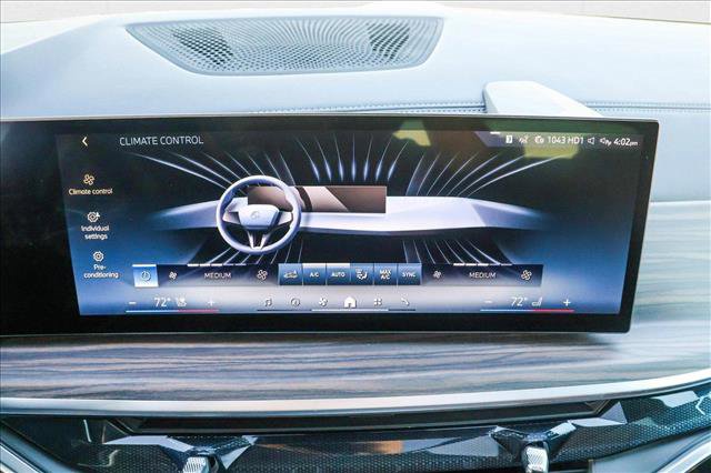 Used 2025 BMW X5 xDrive50e w/ Parking Assistance Package image 18