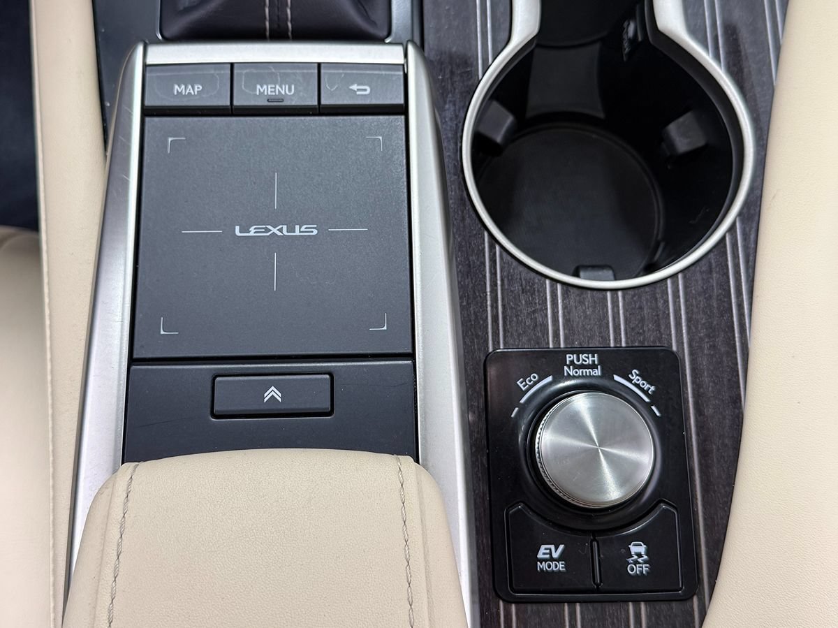 Used 2022 Lexus RX 450hL Luxury w/ Cold Area Package (CT) AWD/4WD image 28