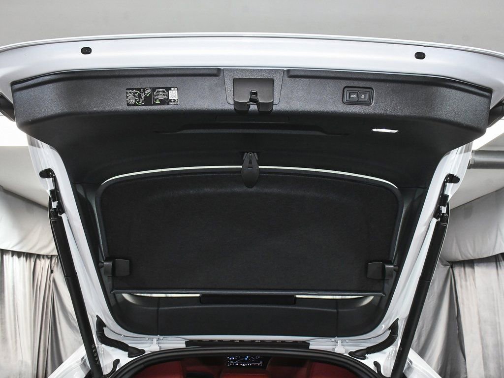 Used 2025 Audi S6 e-tron Prestige w/ 21" Black Optic Package image 77