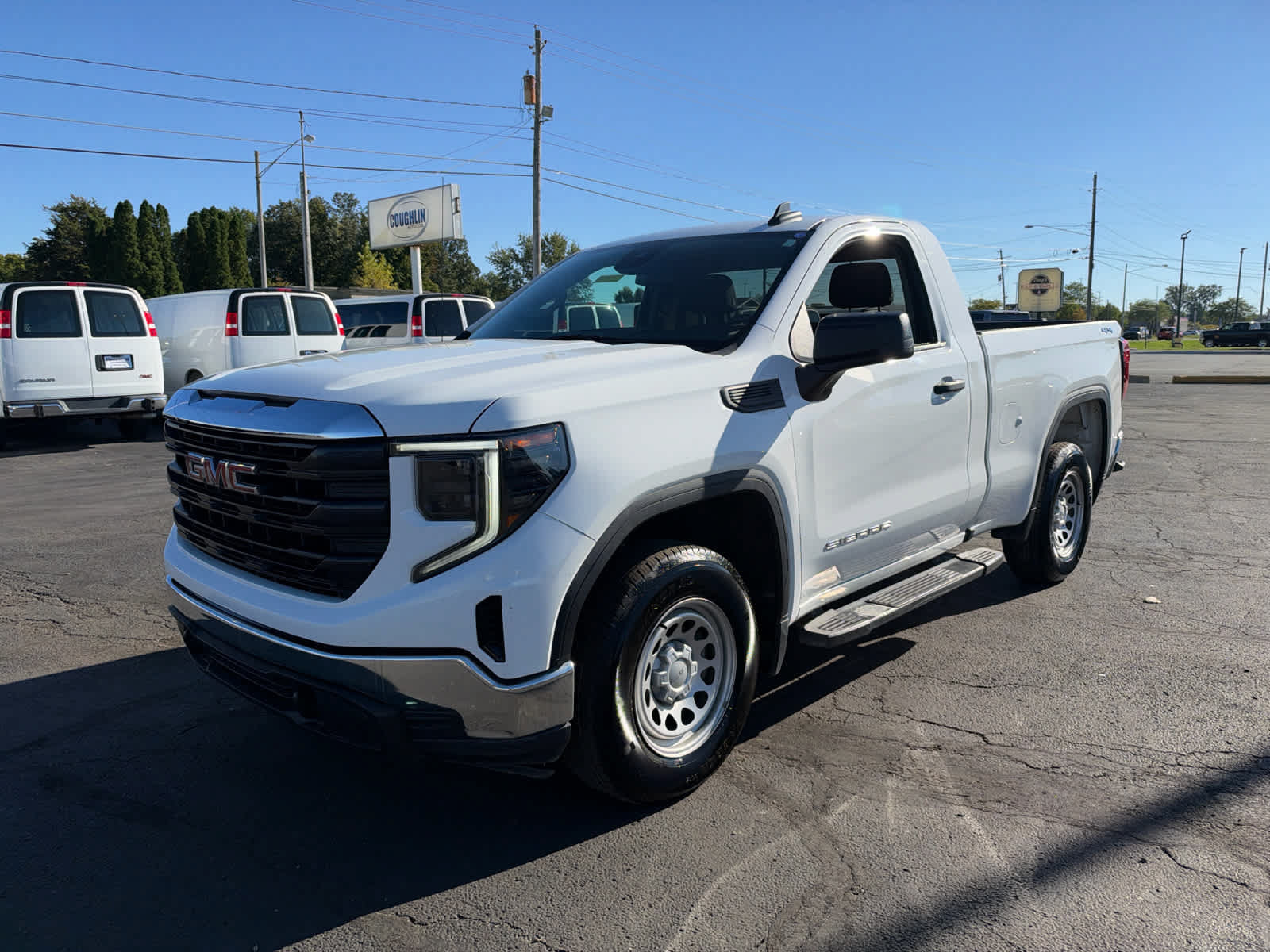 Used 2024 GMC Sierra 1500 Pro w/ Pro Value Package AWD/4WD image 1