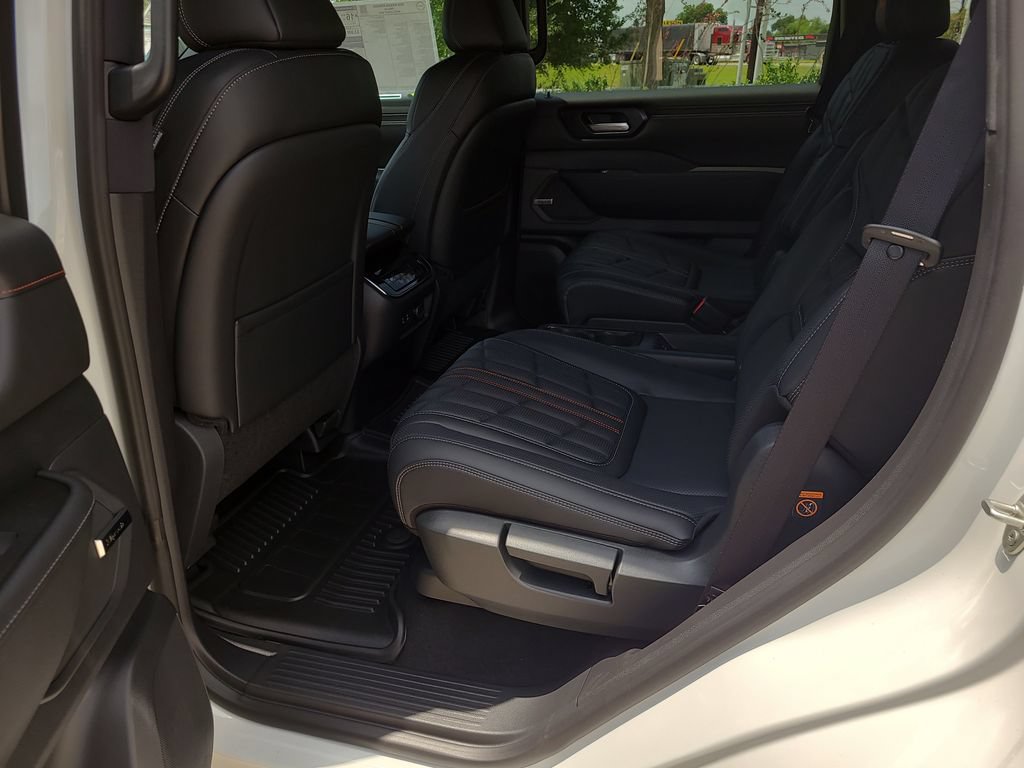 New 2026 Nissan Armada PRO-4X w/ Captain's Chari Seat Package AWD/4WD image 9
