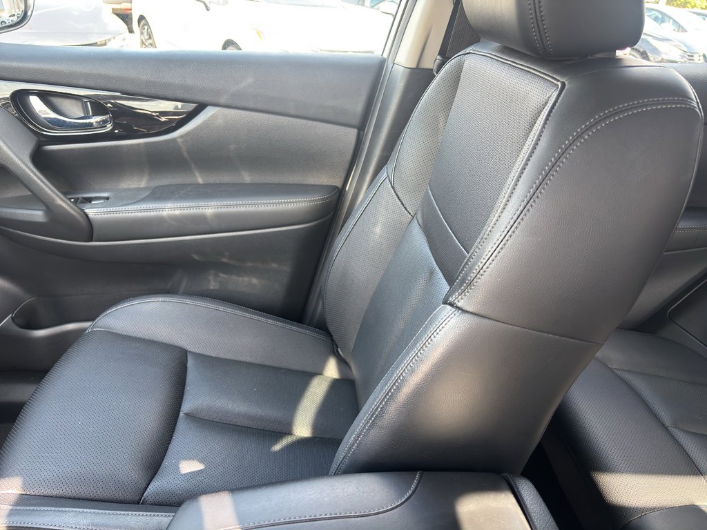 Used 2022 Nissan Rogue Sport SL w/ Premium Package image 28