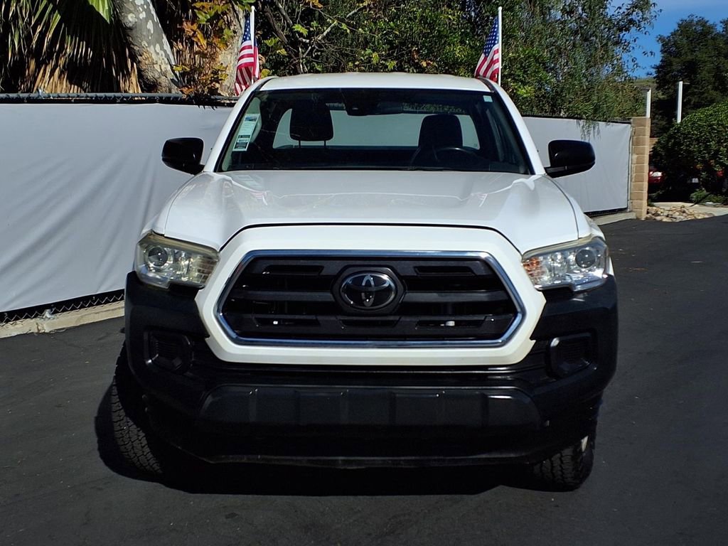 Used 2018 Toyota Tacoma SR image 2