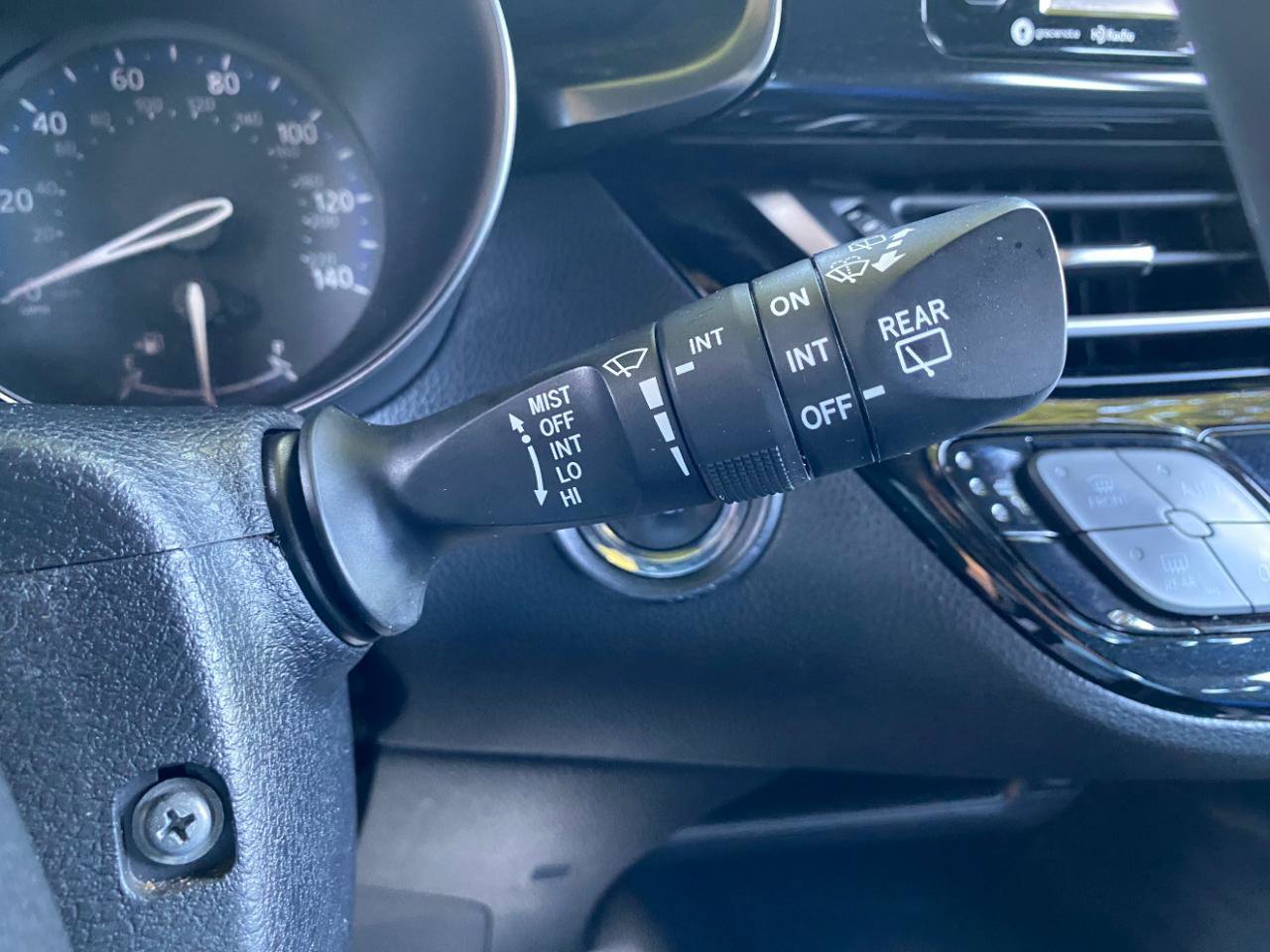 Used 2018 Toyota C-HR XLE FWD image 61