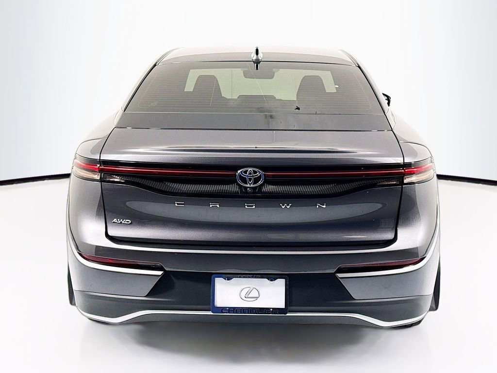 Used 2023 Toyota Crown XLE image 6