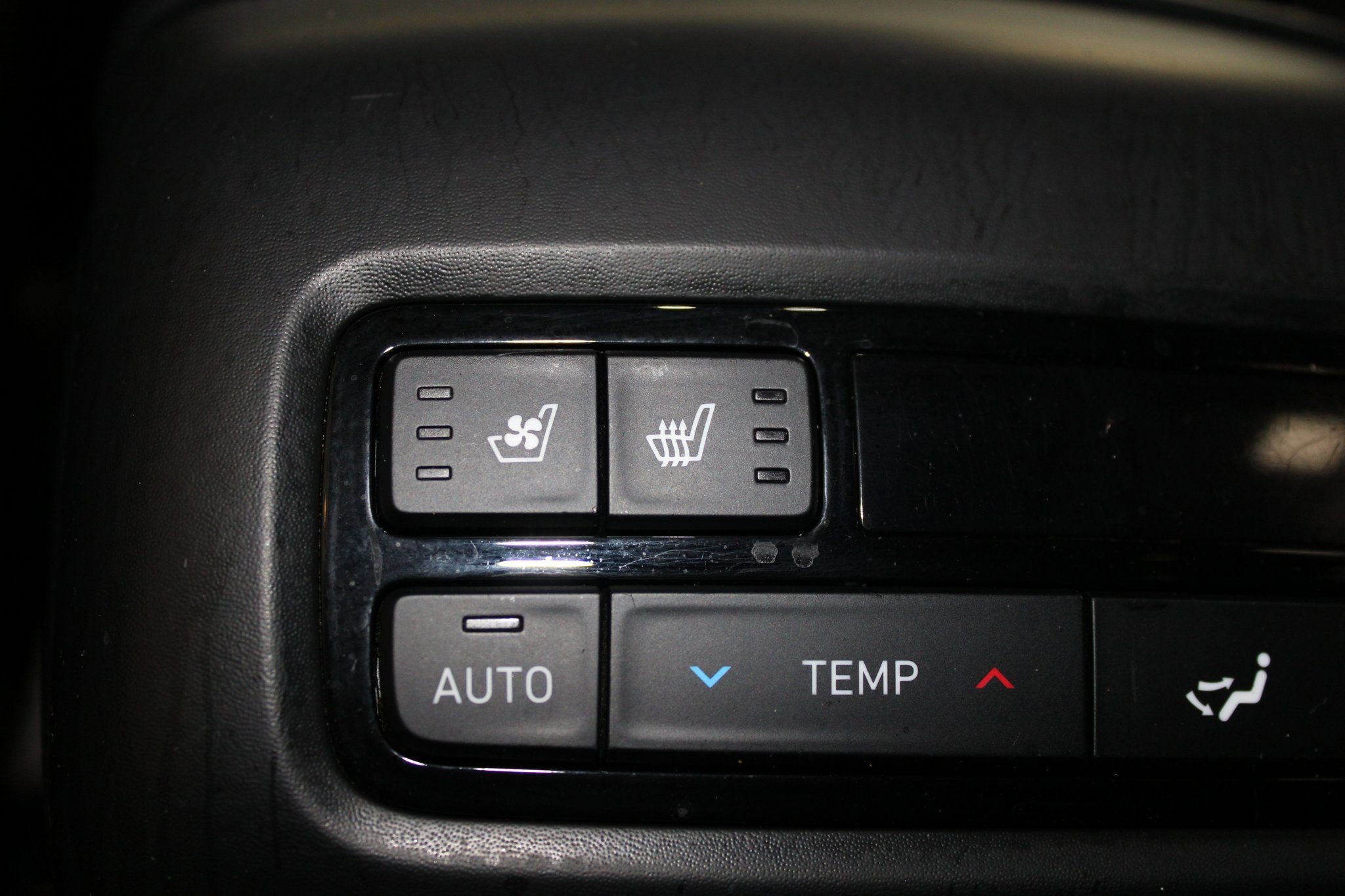 Used 2023 Hyundai Palisade Limited w/ Cargo Package image 20