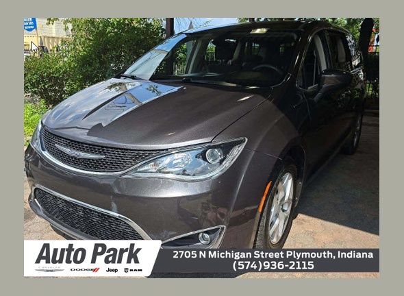 Certified 2017 Chrysler Pacifica Touring Plus w/ Tire & Wheel Group FWD image 1
