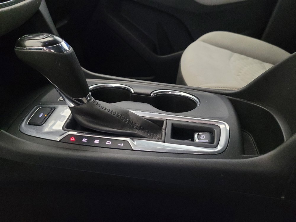 Used 2020 Chevrolet Equinox LS w/ LPO, Cargo Package AWD/4WD image 26