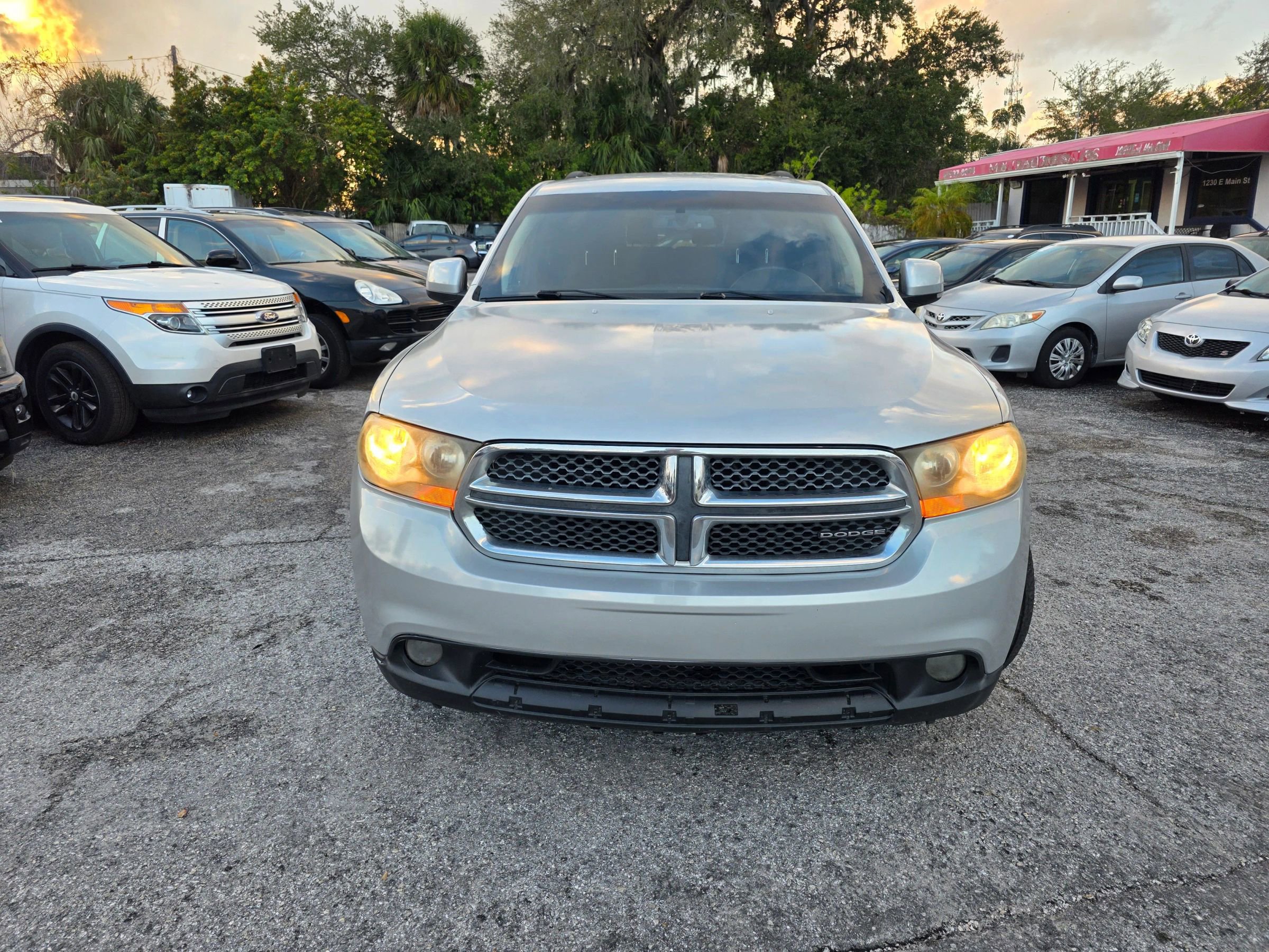Used 2011 Dodge Durango Crew image 2