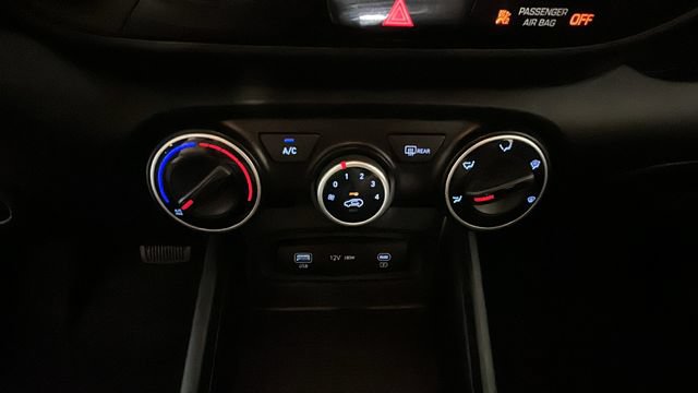 Certified 2026 Hyundai Venue SE FWD image 21
